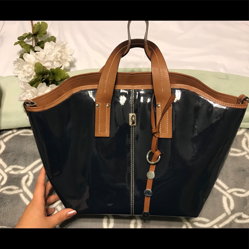 Asia Belluci genuine leather purse